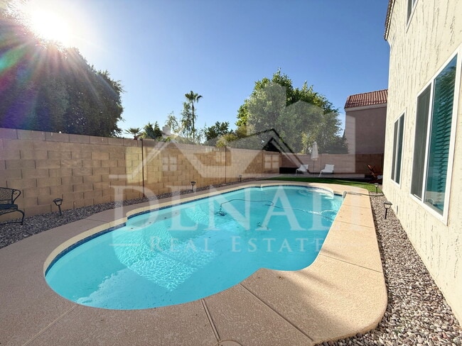 Building Photo - 1114 S Surfside Dr