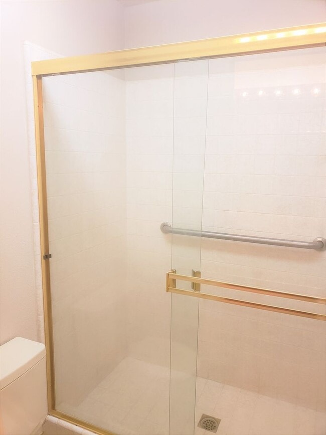 Building Photo - 4 bedroom 2 1/2 bath home in Sunset Oaks