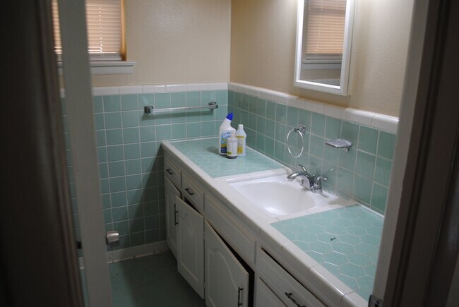 Building Photo - 623 Laurel St