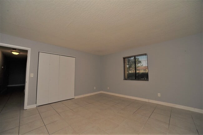 Building Photo - 2100 Forest Knoll Dr NE