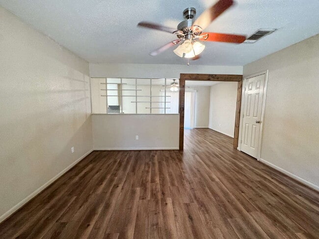 Building Photo - 3 Bedroom, 2 Bathroom Home in Kennedale