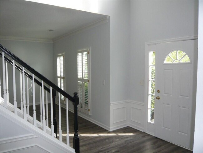 Building Photo - 10970 Egmont Dr