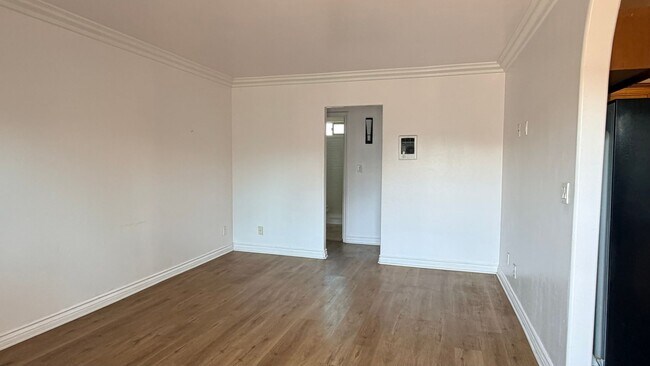 Building Photo - FOR RENT 1bedroom 1 bath apartment in Imperial Beach.
