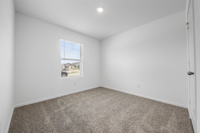 Building Photo - 3013 Alder Flower Dr