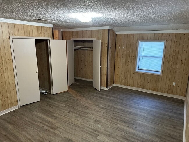 Building Photo - Available Now! 3-Bed, 1-Bath Home in Central Springdale!