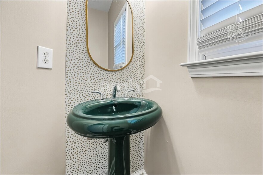 Building Photo - 4524 Kingsgate Ct NW