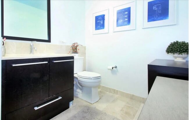 Building Photo - 1450 Washington St