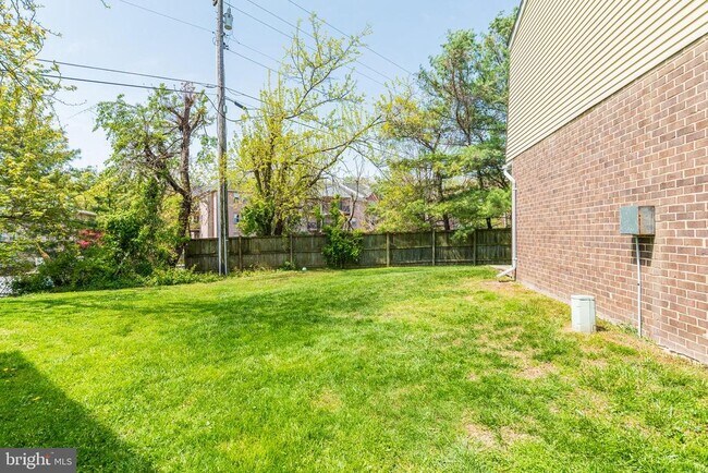 Building Photo - 37 Cardor Ct