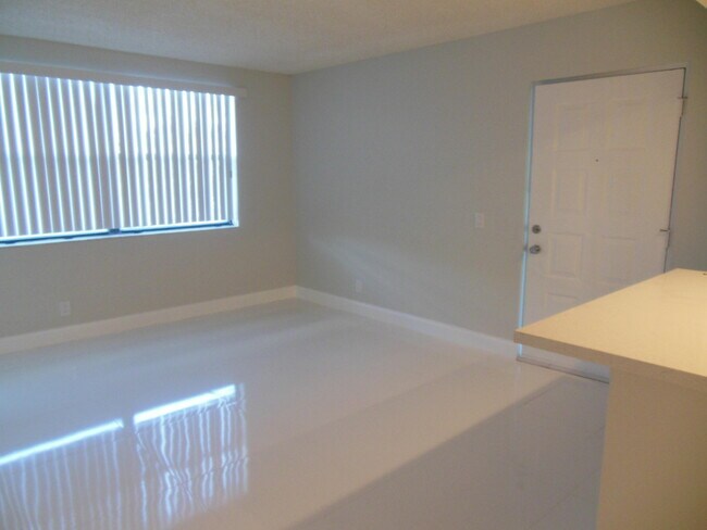 Building Photo - 728 Executive Center Dr