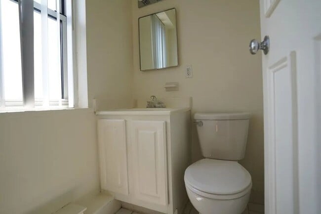 Building Photo - Pet-Friendly Apt in Ideal Brookline Location Near B, C, D Lines!