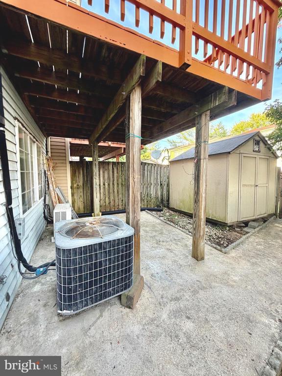 Building Photo - 1234 Elm Grove Cir
