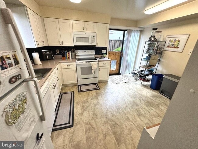 Building Photo - 6363 11th Rd N