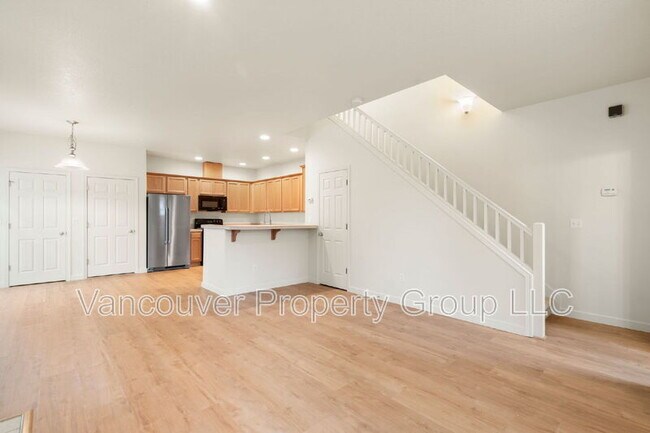 Building Photo - 2713 NE 87th Ave