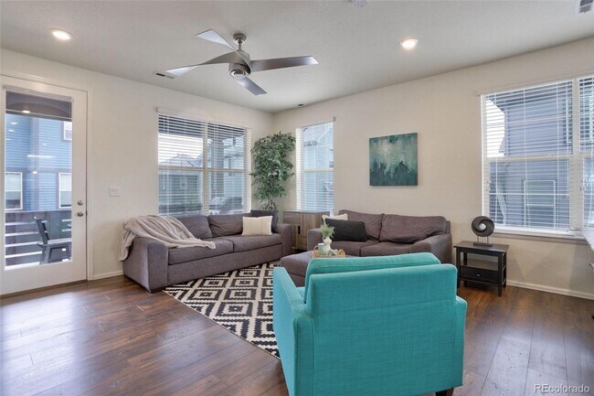 Building Photo - Lovely Newer 3 Bedroom Home