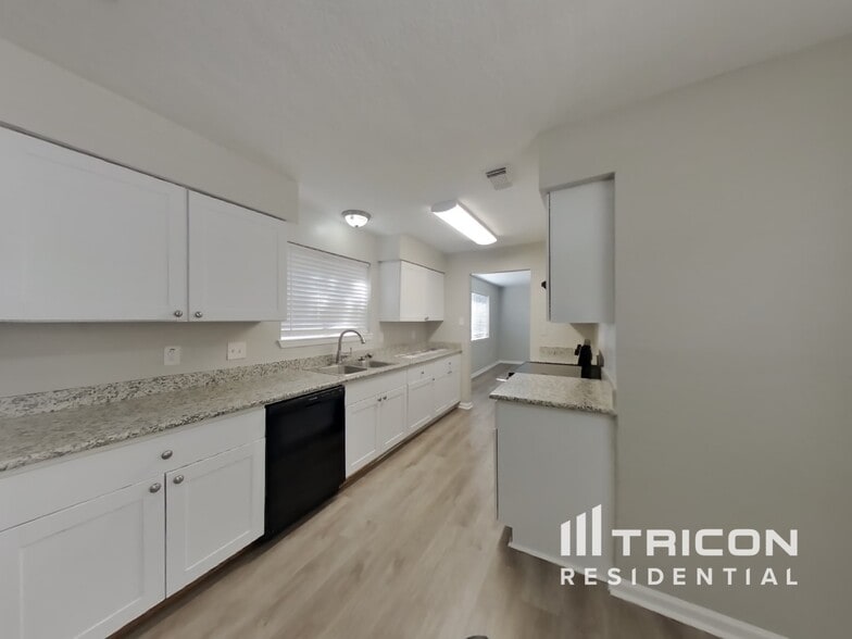Building Photo - 8610 Orchard Ridge Ln