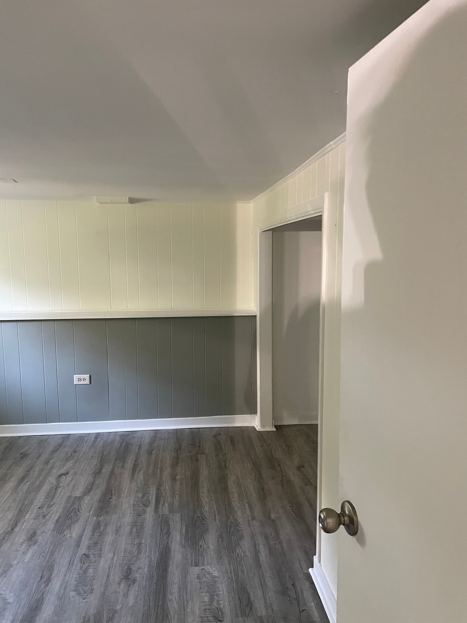 Building Photo - 0N220 Silverleaf Blvd