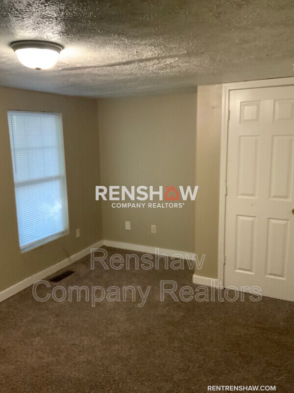 Building Photo - 410 N Connell Ave
