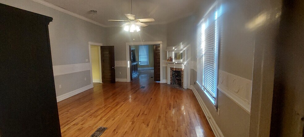 Building Photo - 250 S Ann St