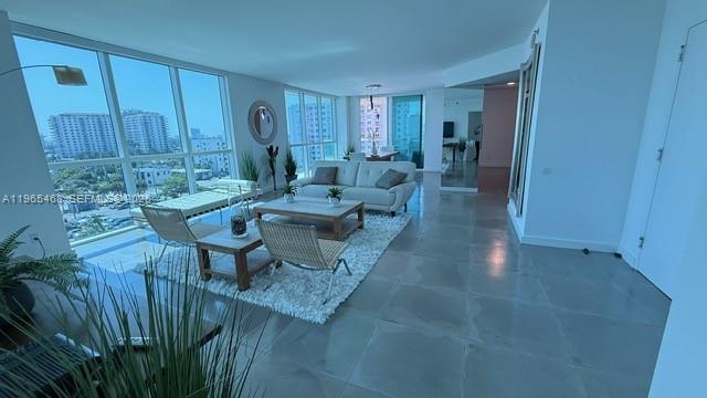 Building Photo - 101 S Fort Lauderdale Beach Blvd