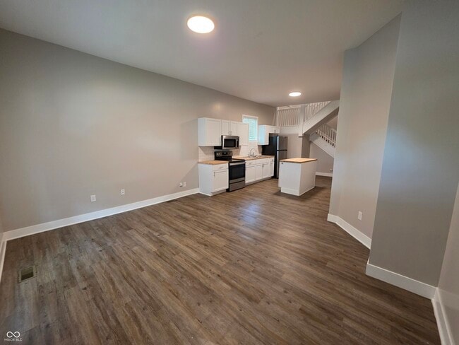 Building Photo - 329 N Sherman Dr