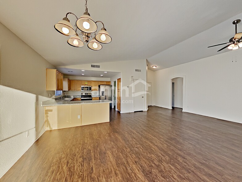 Building Photo - 13984 N 134th Dr