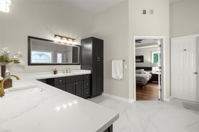 Building Photo - 4020 Walnut Creek Trail
