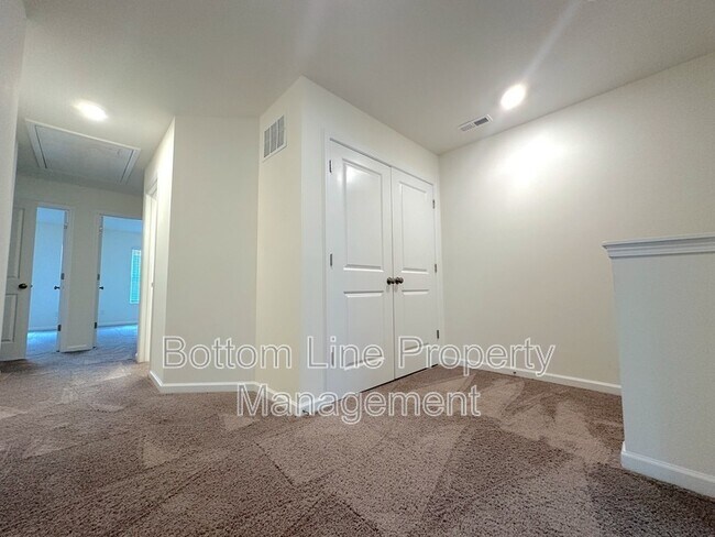 Building Photo - 2773 Yeager Dr NW