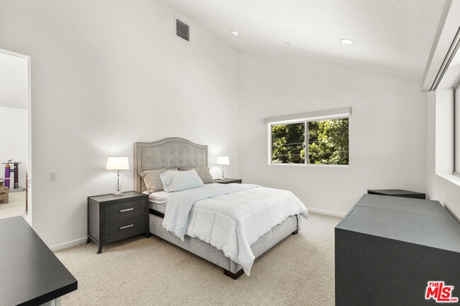 Building Photo - 1500 Rustic Ln