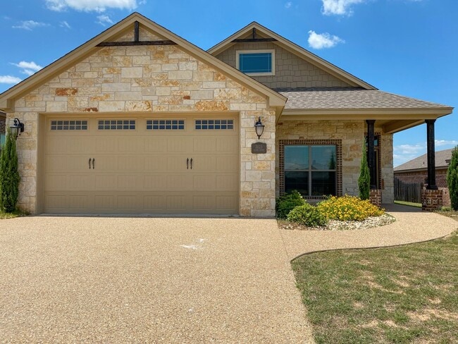 Primary Photo - 4 bedroom single family home