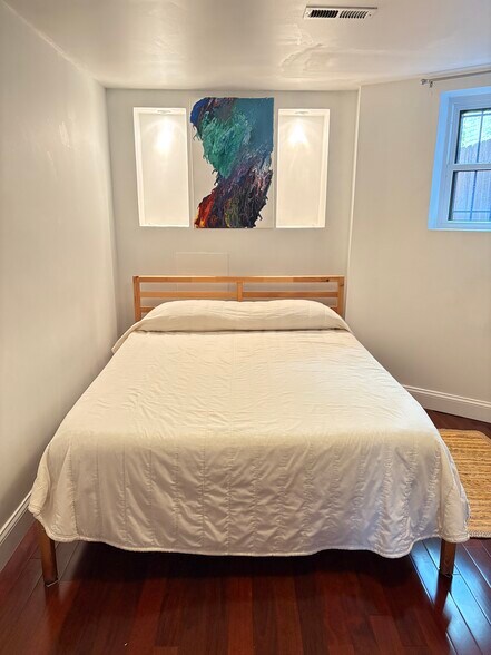 Building Photo - 1229 Girard St NW