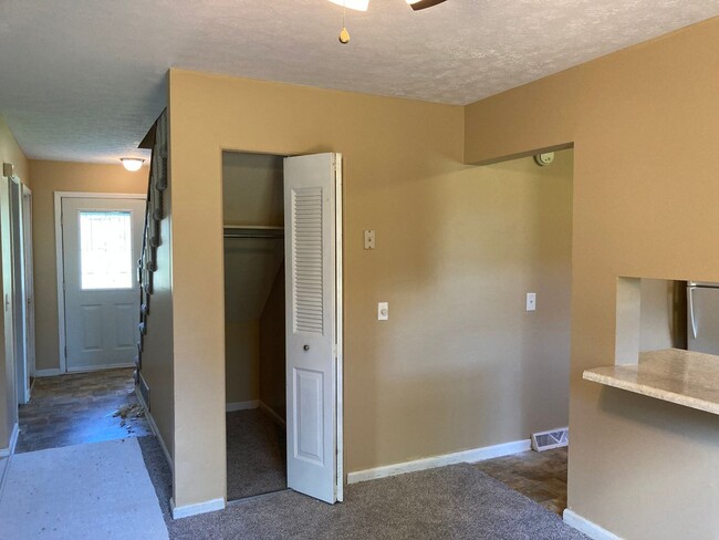 Building Photo - 112 Kristen Ct