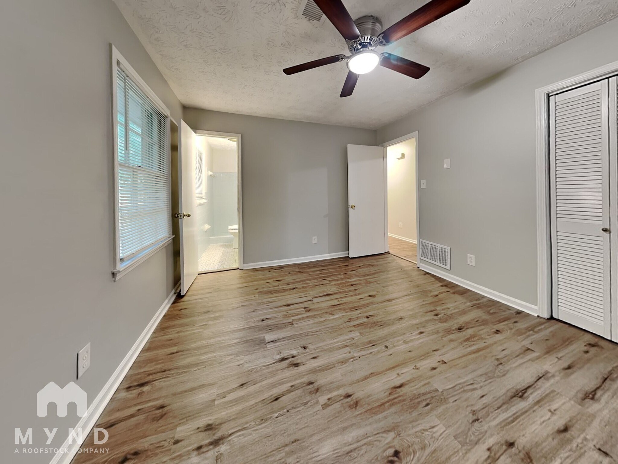 Building Photo - 35 Paris Ct