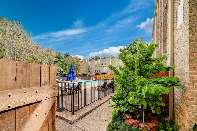 Building Photo - 4633 Wild Indigo St