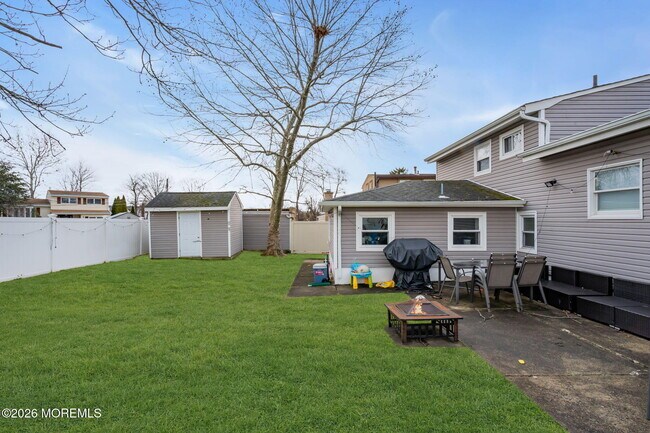 Building Photo - 56 Grace Dr