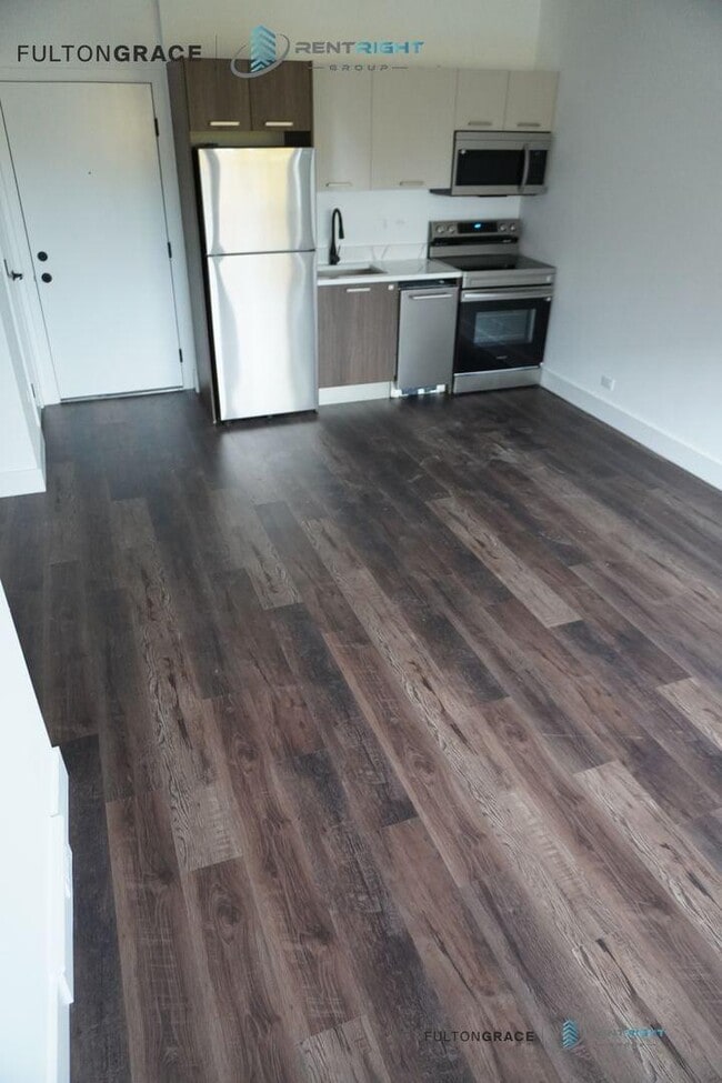 Building Photo - 0 bedroom in Chicago IL 60660