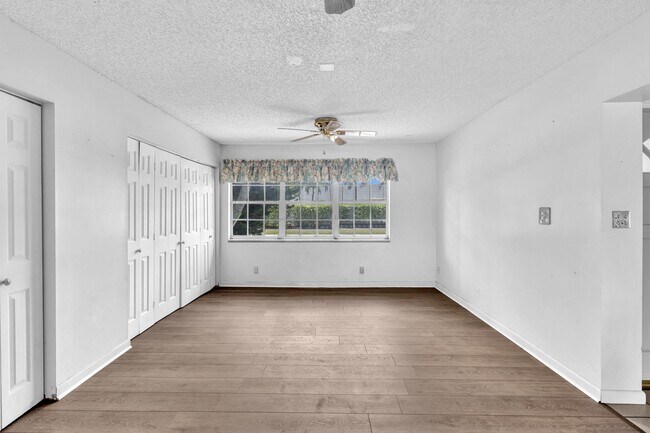 Building Photo - 5551 SW 57th St