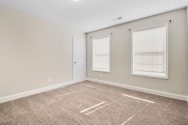 Building Photo - Pet Friendly Four Bedroom!