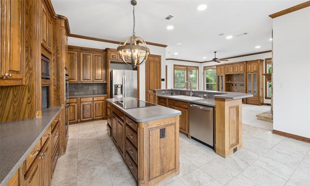 Building Photo - 712 Castle Creek Dr