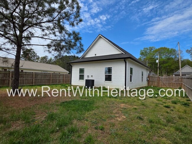 Building Photo - Awesome Ranch / Popular Carrollton Schools/ Near Adamson Square
