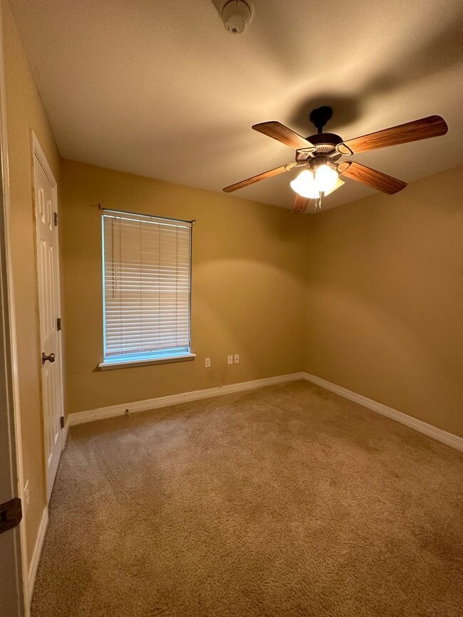 Building Photo - Beautiful 3 Bedroom House in Savannah Place