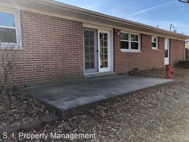 Building Photo - 3 br, 1.5 bath House - 1800 W. Sunset