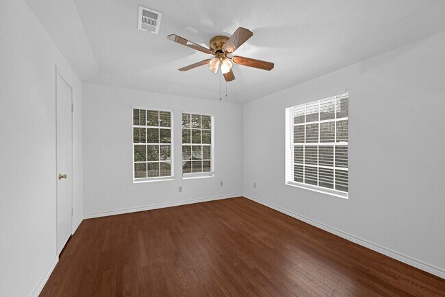 Building Photo - Perfect 2 Bed 1 Bath Home in Houston's Vibrant Hub!