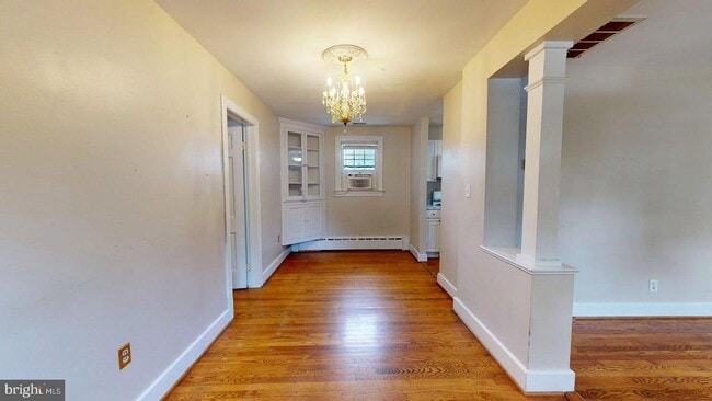Building Photo - 15 E Custis Ave