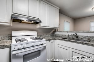 Building Photo - 423 Millard St