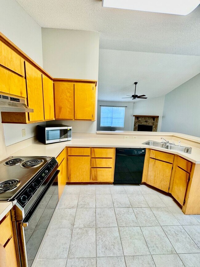 Building Photo - Charming two bedroom, two bathroom home at...