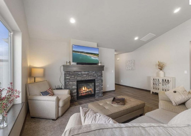 Building Photo - 3813 N Pradera Ct