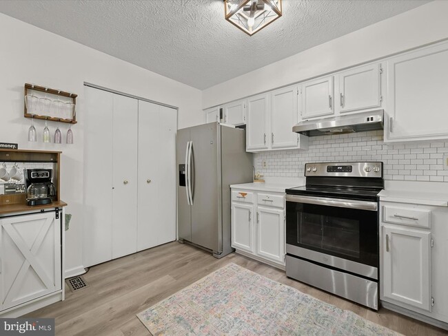 Building Photo - 7729 Patuxent Oak Ct
