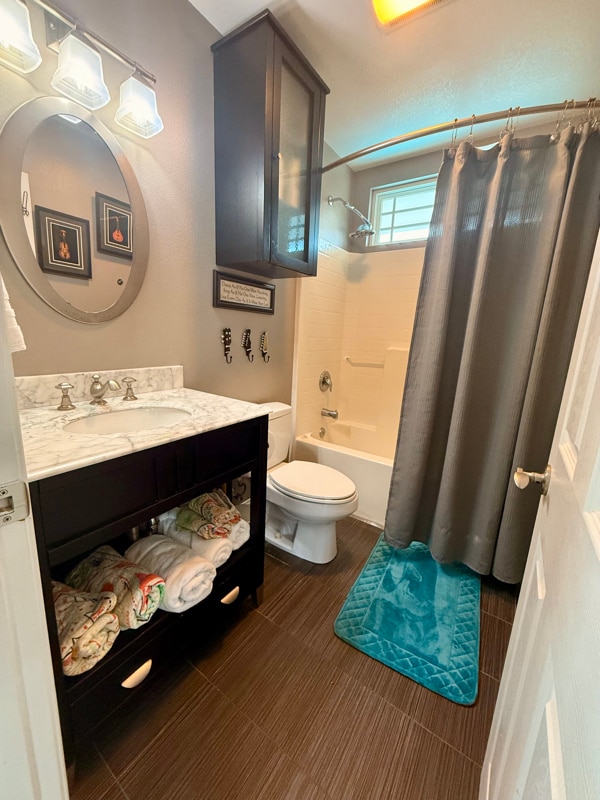 Building Photo - 6052 Wintergreen Dr