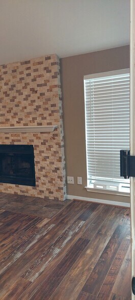 Building Photo - 3500 Tangle Brush Dr