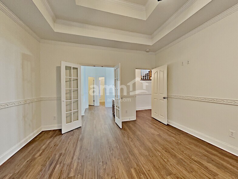 Building Photo - 311 Annadel St